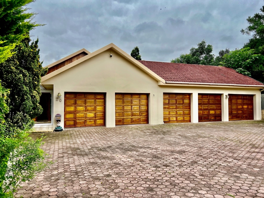 5 Bedroom Property for Sale in Heatherlands Western Cape